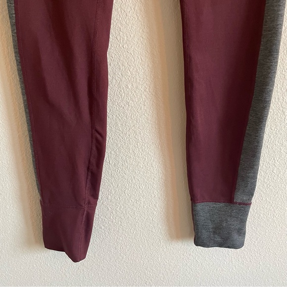 Vuori Asymmetric Color Block Studio Legging in Bordeaux Size Small - Picture 5 of 13